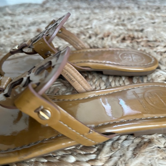 Like new Tory Burch Miller Patent Leather Nude Sandals size 7.5 - Picture 4 of 12